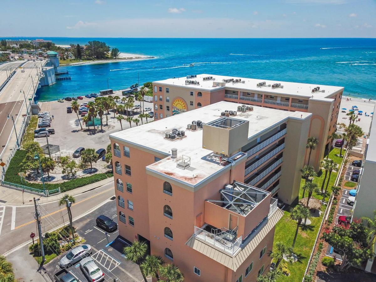 401 Beach Place Condos St. Pete Beach Εξωτερικό φωτογραφία